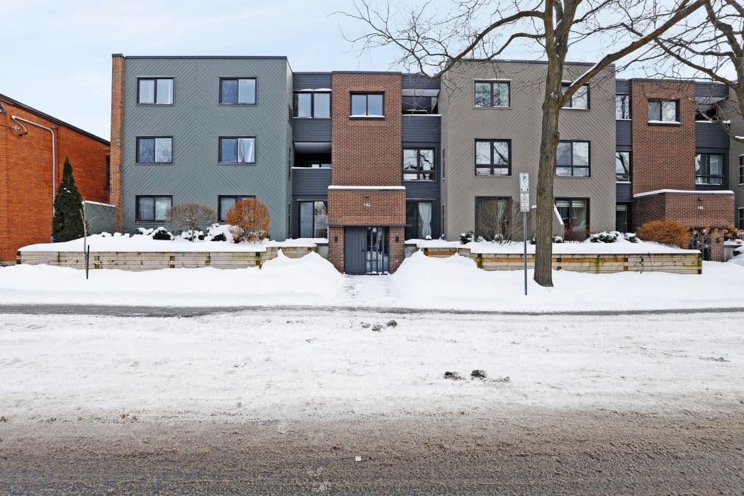 142 Waverley Street 2D, Ottawa Centre, ON K2P 0V4