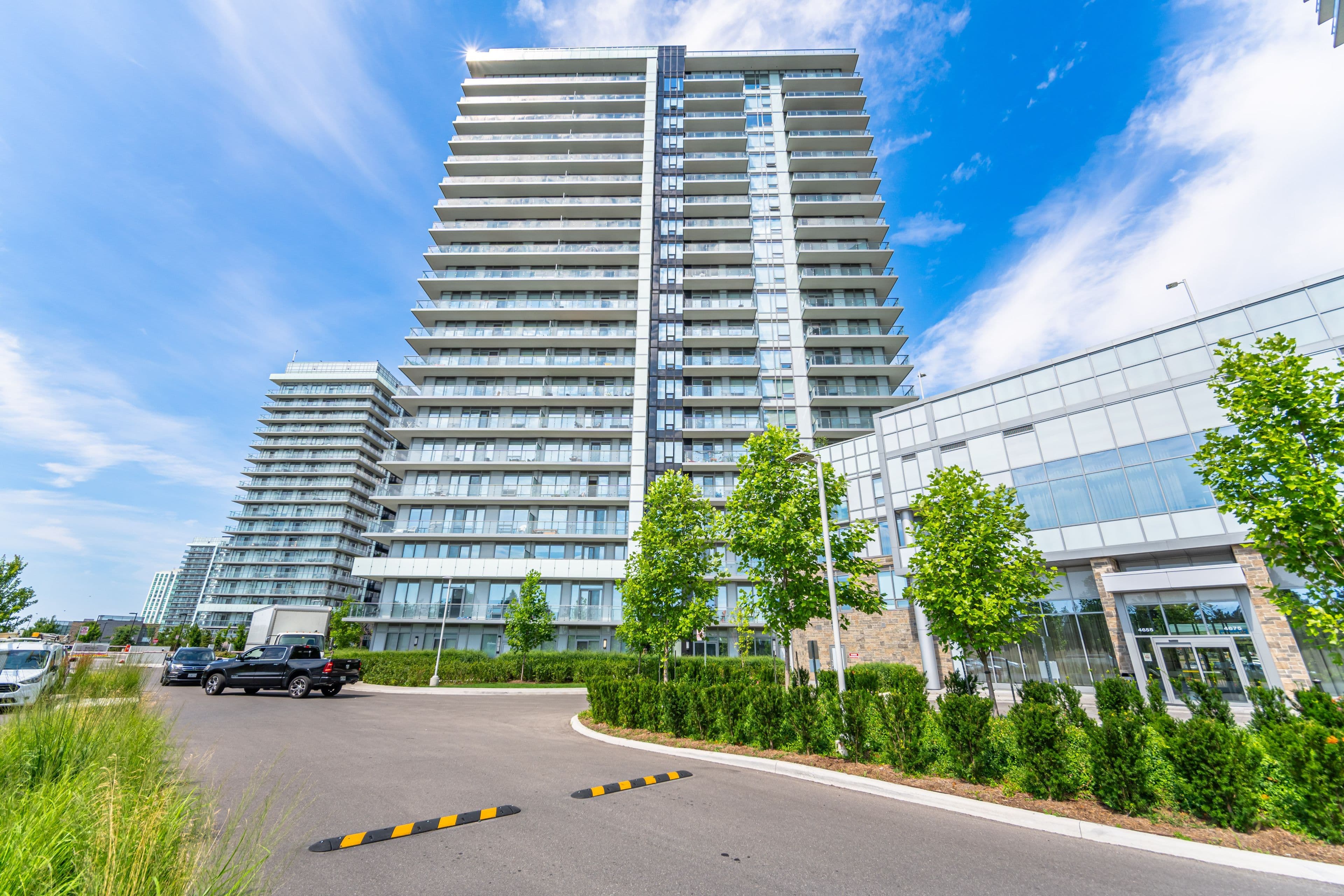 4655 Metcalfe Avenue 1208, Mississauga, ON L5M 0Z7