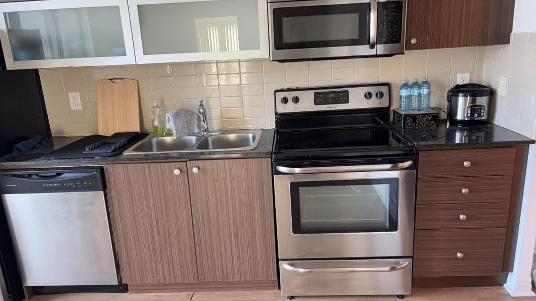 2015 Sheppard Avenue E 205, Toronto C15, ON M2J 0B3