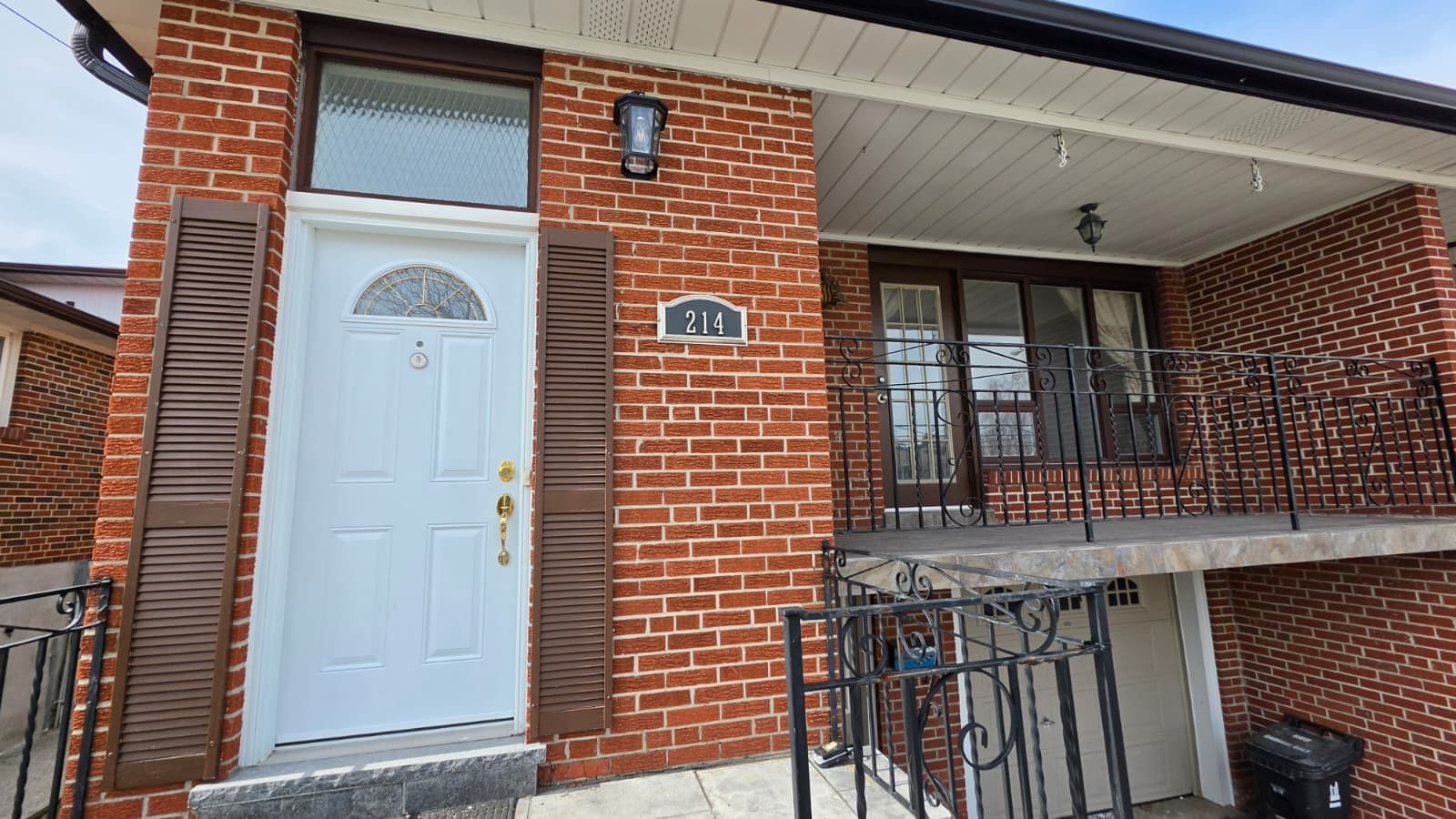 214 Fairglen Avenue Upper, Toronto E05, ON M1W 1B1