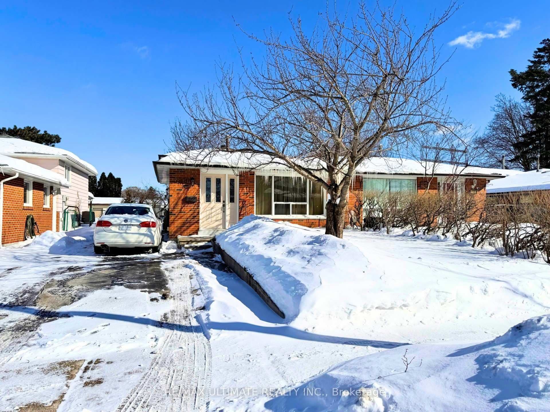 2201 Stir Crescent, Mississauga, ON L4Y 3V2