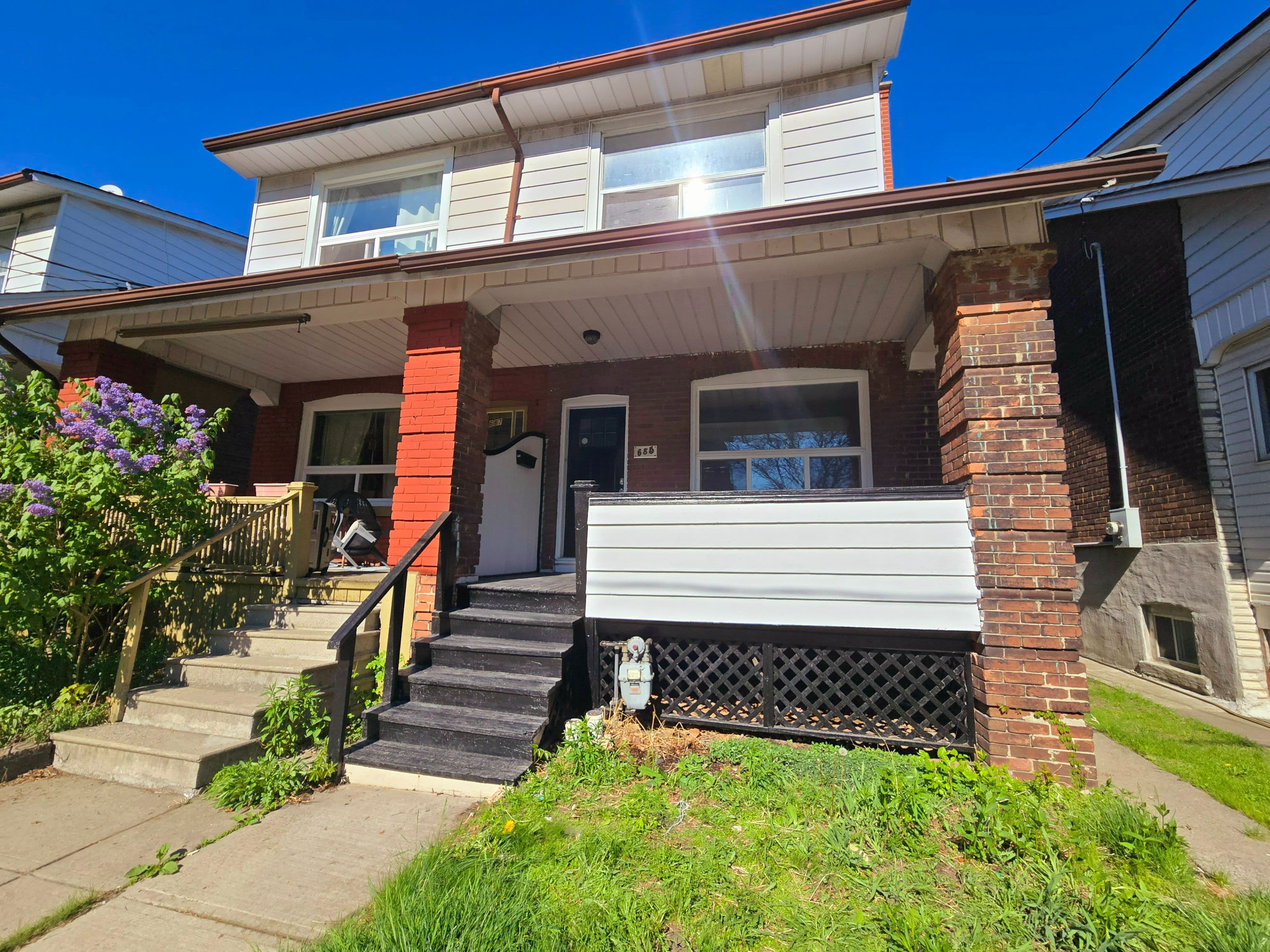685 Greenwood Avenue MAIN, Toronto E03, ON M4J 4B6