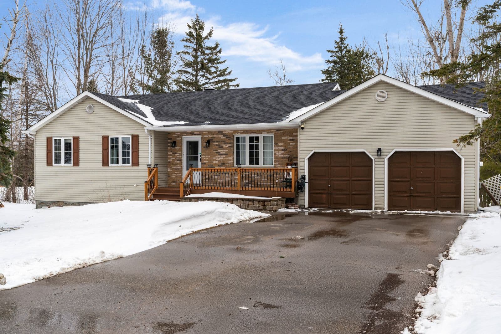 11 Hickory Lane, Oro-Medonte, ON L0K 1E0