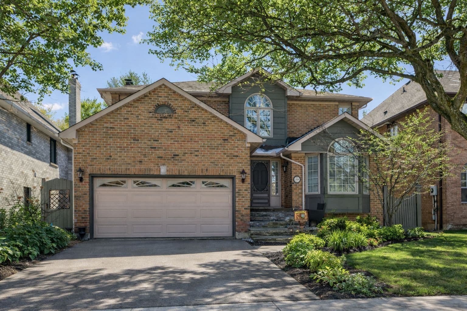 2020 Peak Place, Oakville, ON L6H 5T2