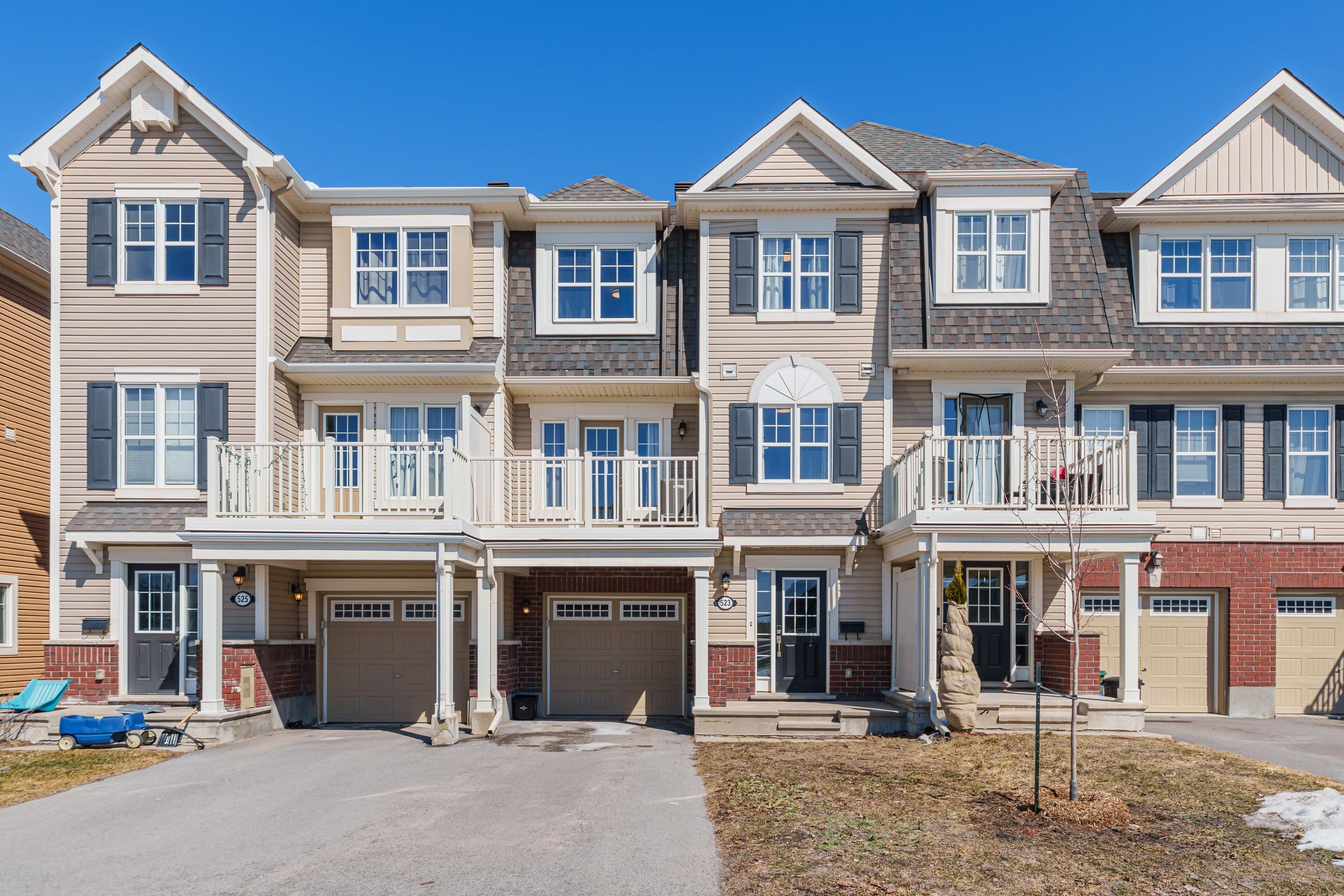 523 Ensatina Crescent, Barrhaven, ON K2J 6H4