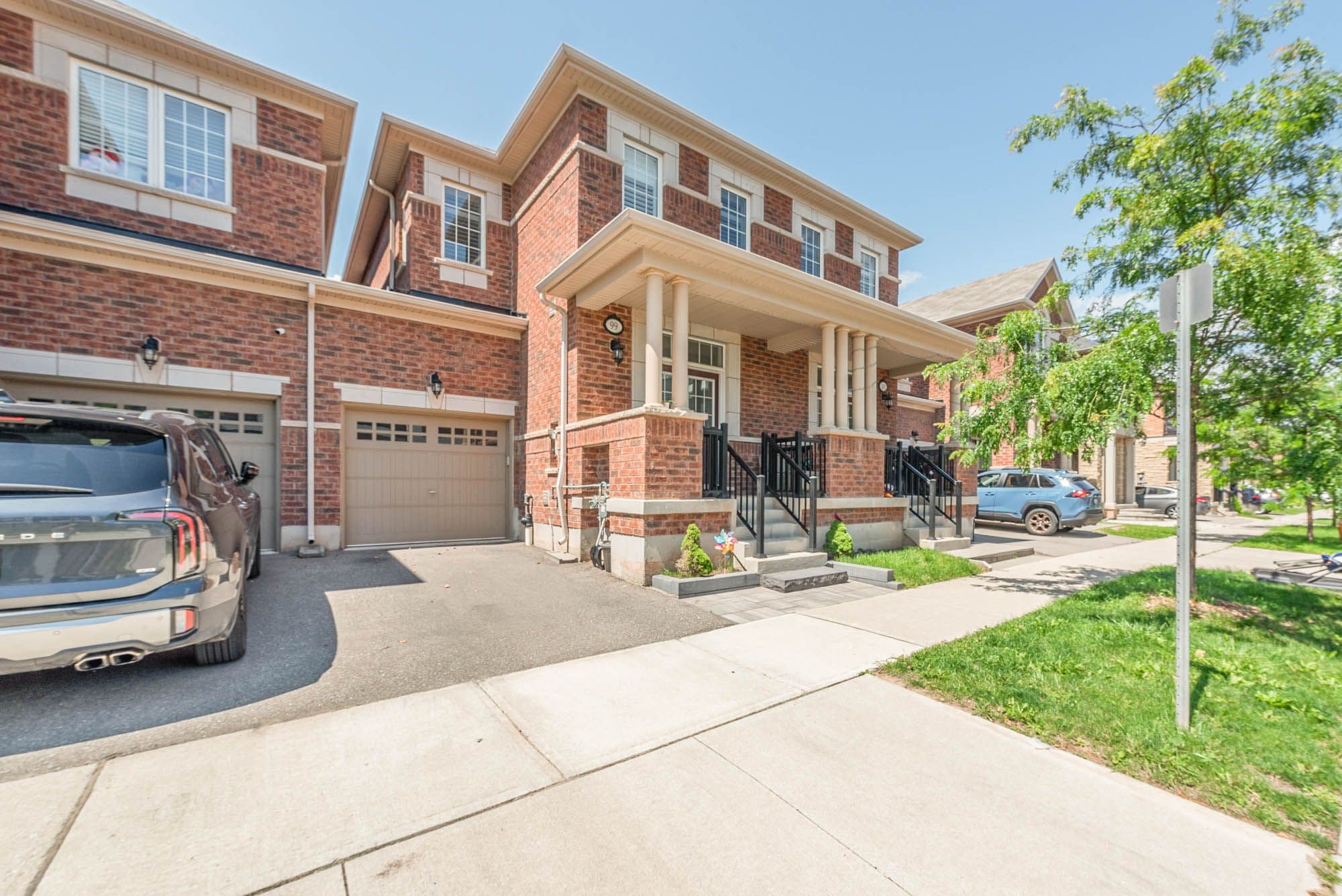 99 Huguenot Road, Oakville, ON L6H 0M3