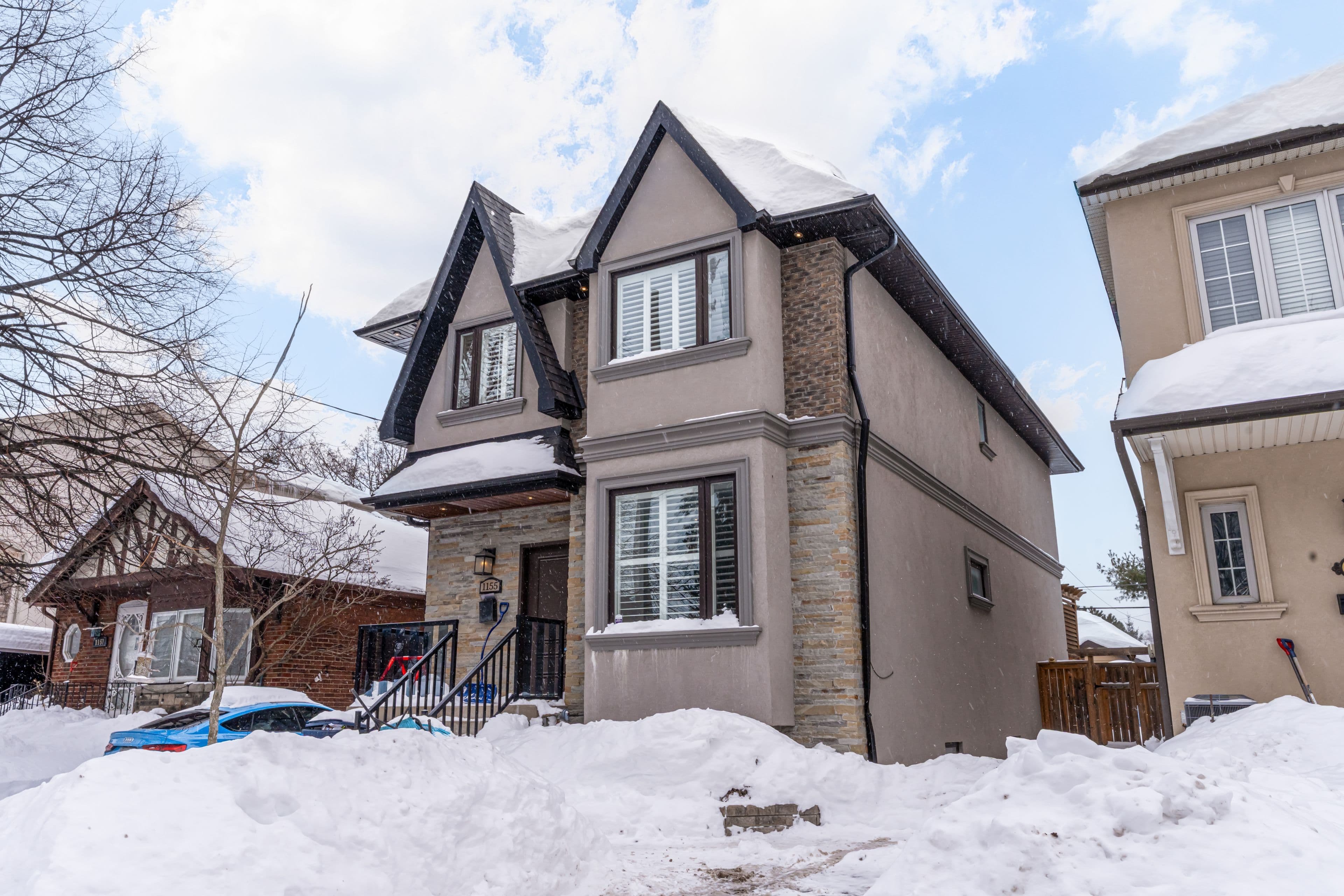 1155 Greenwood Avenue, Toronto E03, ON M4J 4E7