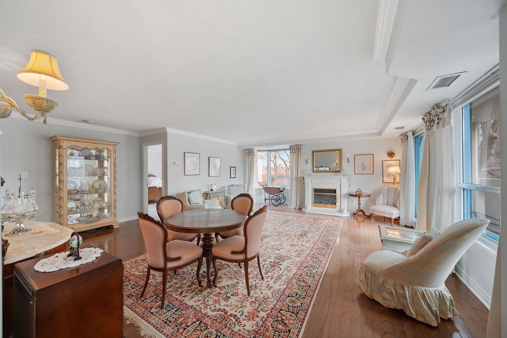 1272 Ontario Street 404, Burlington, ON L7S 2L8