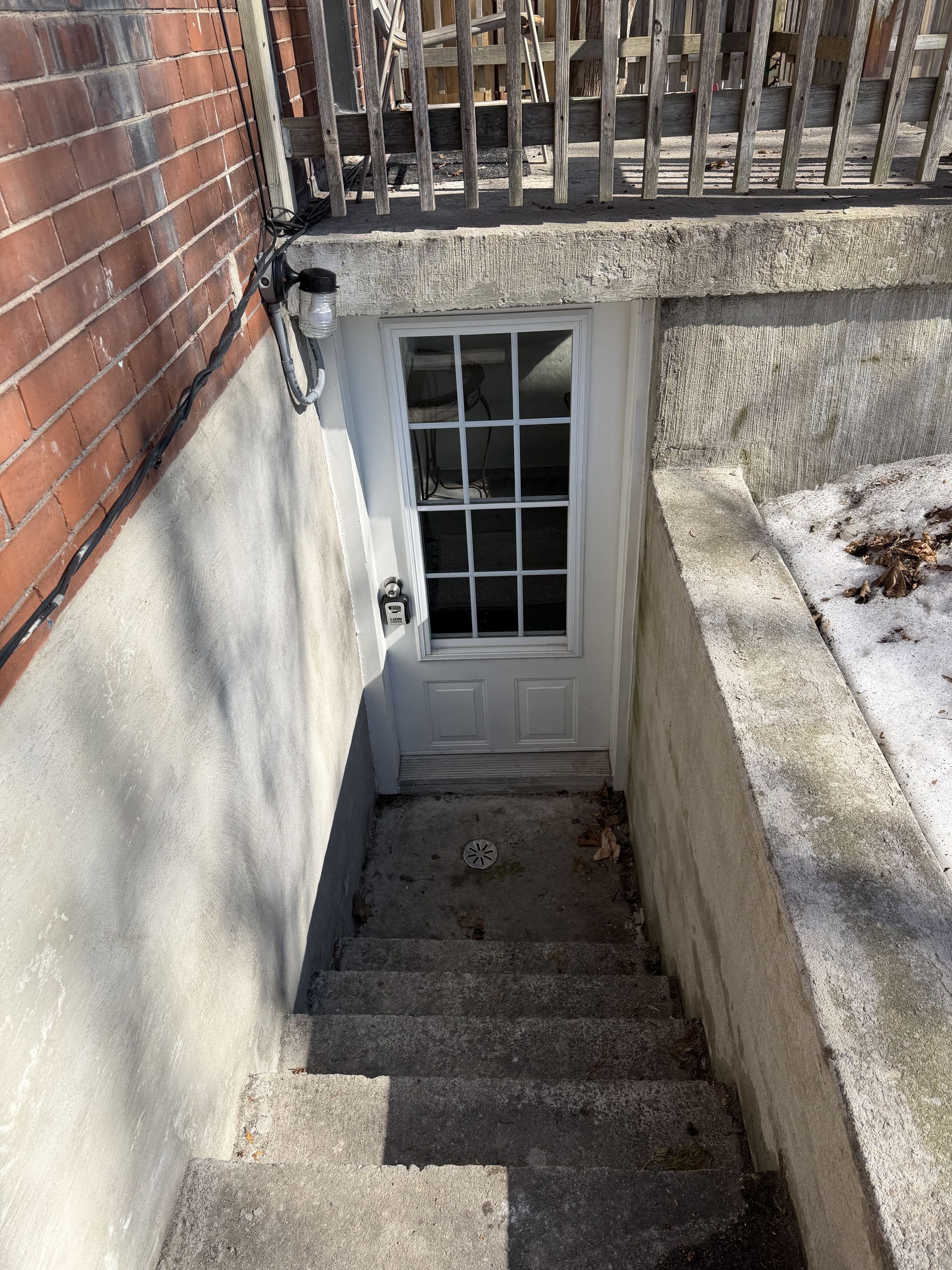 295 Arthur Street Apt 4, Oshawa, ON L1H 1N7