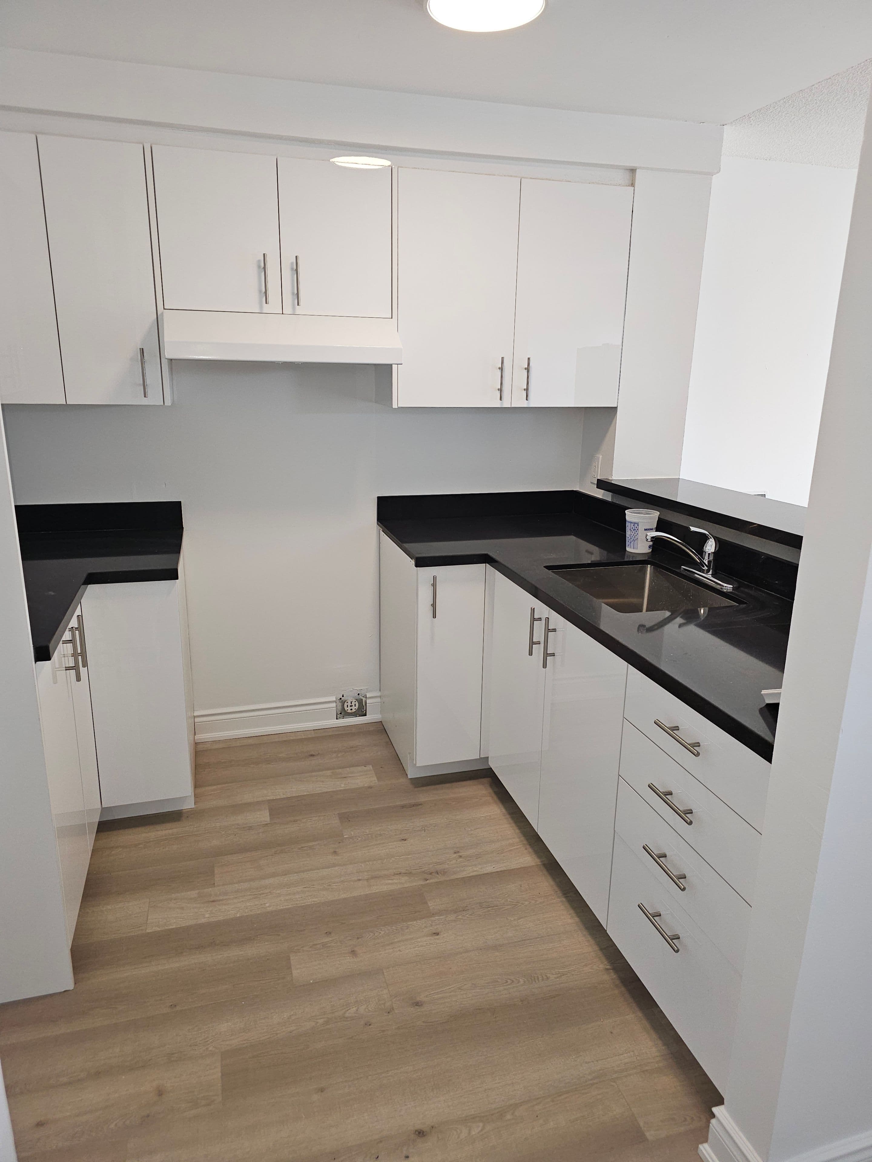 2 Orchard Heights Boulevard 243, Aurora, ON L4G 3W3