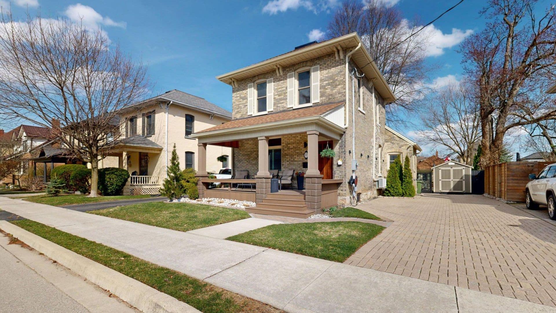 57 Queen Street, St. Thomas, ON N5R 3J4