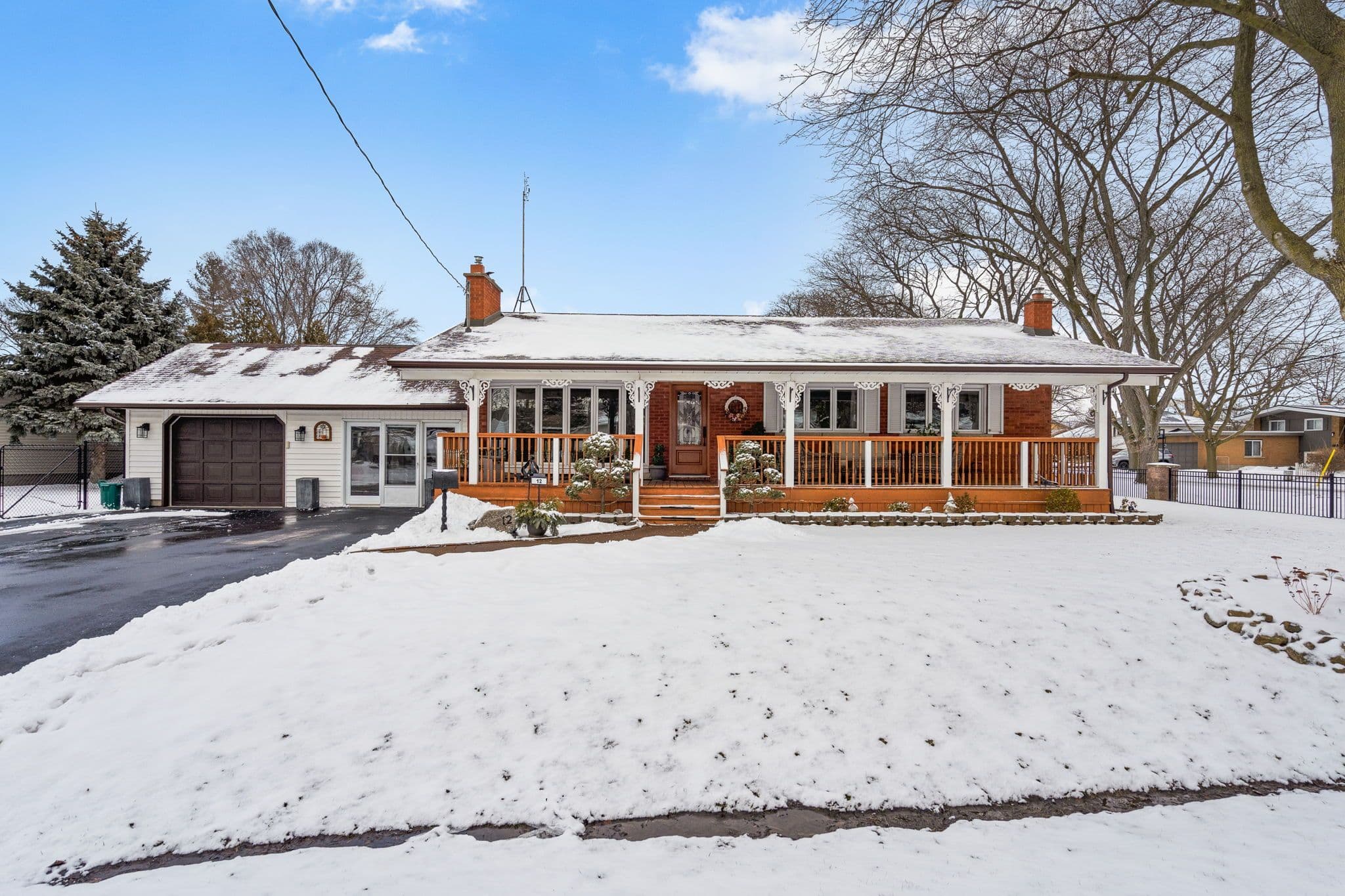 12 Aquadale Drive, St. Catharines, ON L2N 3R6