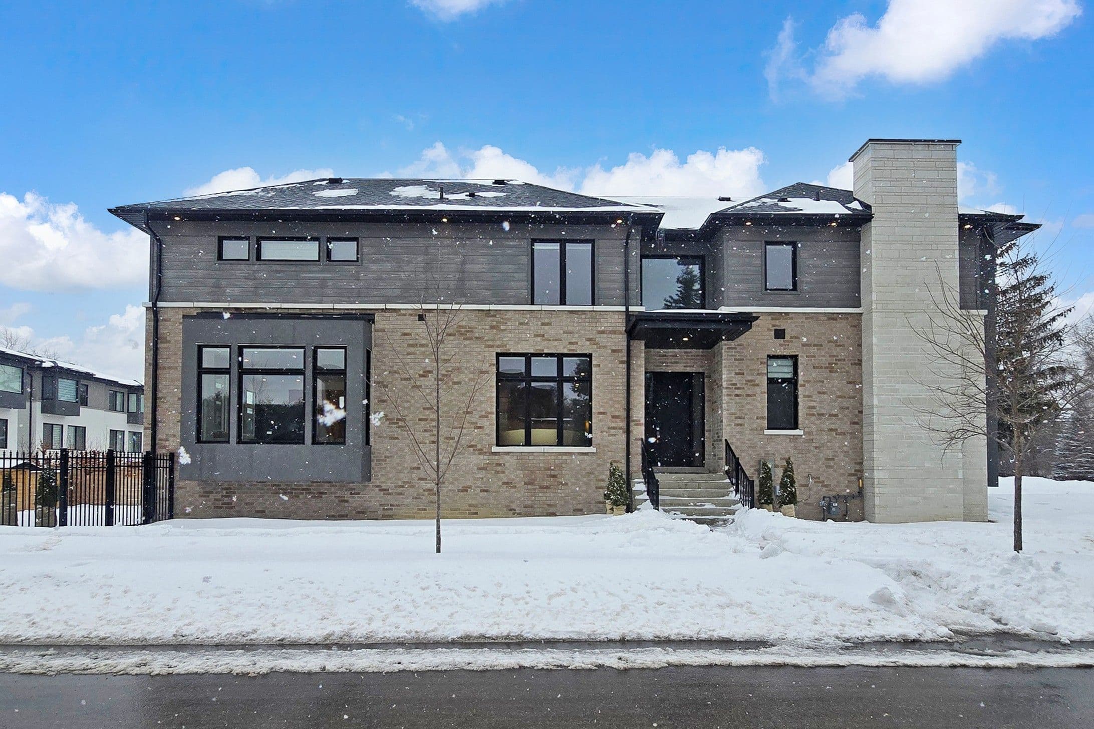 251 Oxford Street, Richmond Hill, ON L4C 7V7