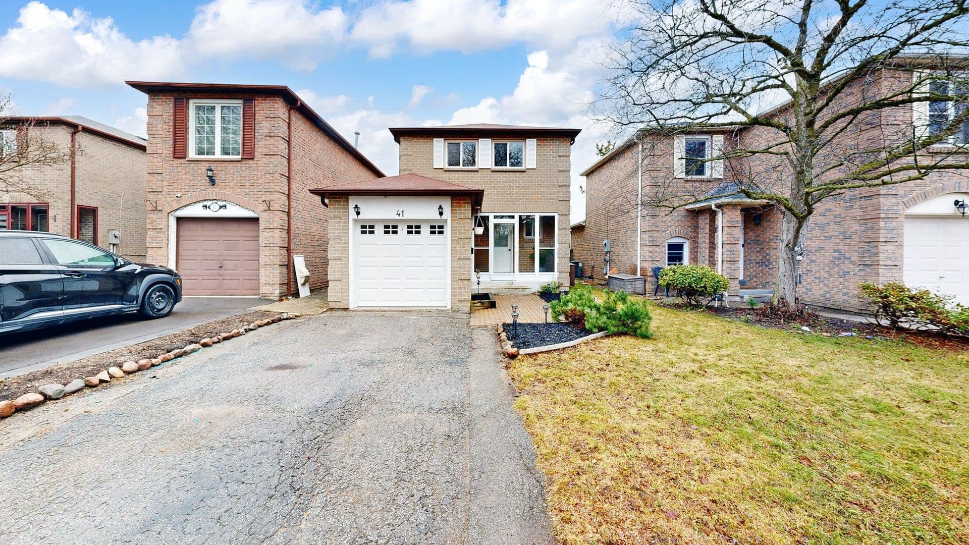 41 Barrett Crescent, Ajax, ON L1T 2C8