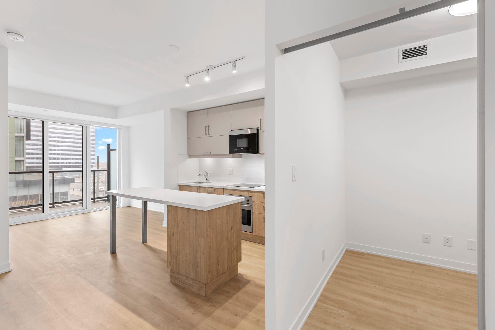 8119 Birchmount Road 517, Markham, ON L6G 0H5