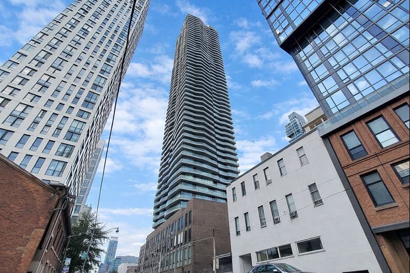 100 Dalhousie Street 2604, Toronto C08, ON M5B 0C7