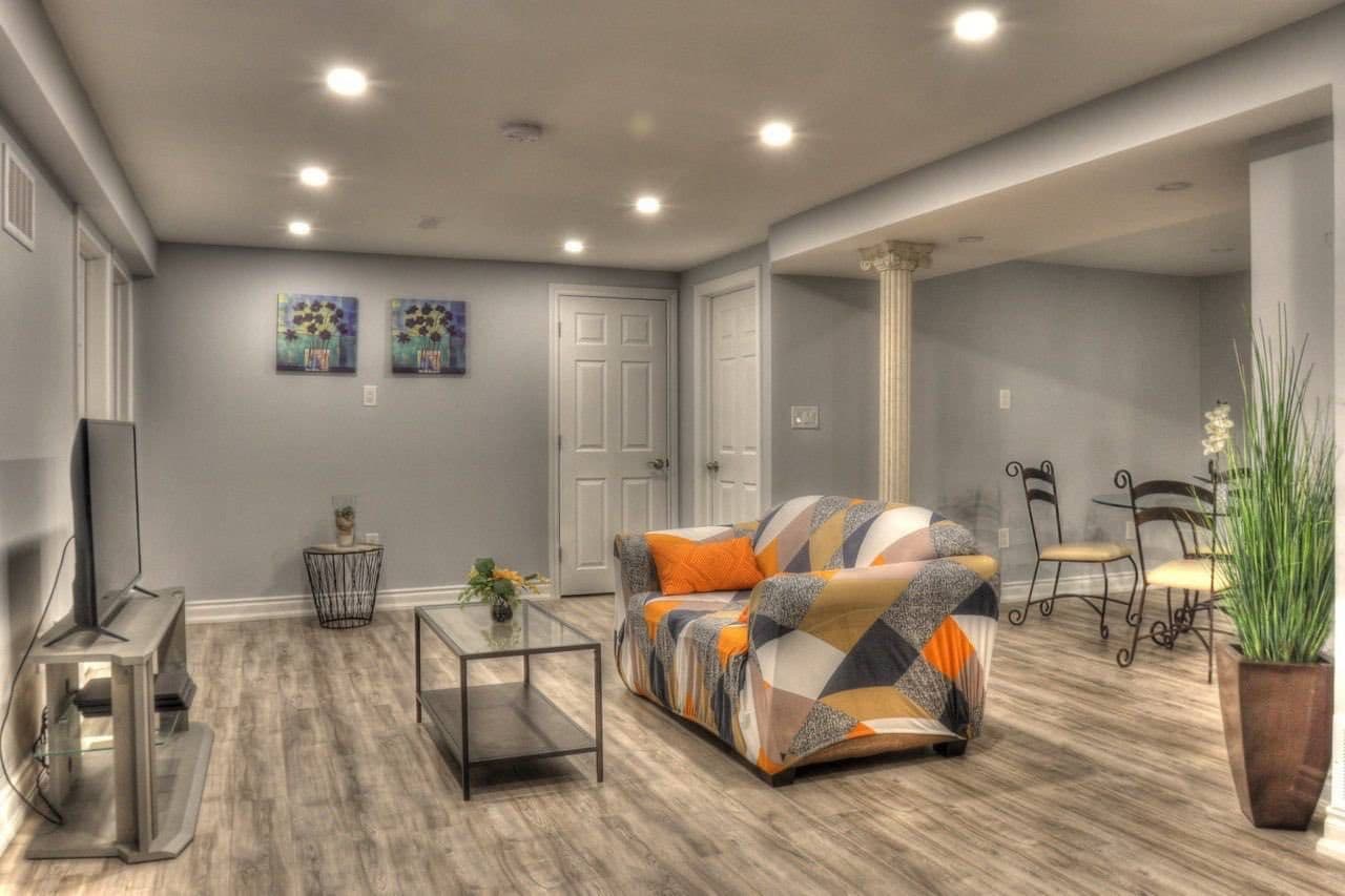 196 Mccaffrey Road, Newmarket, ON L3X 1J9