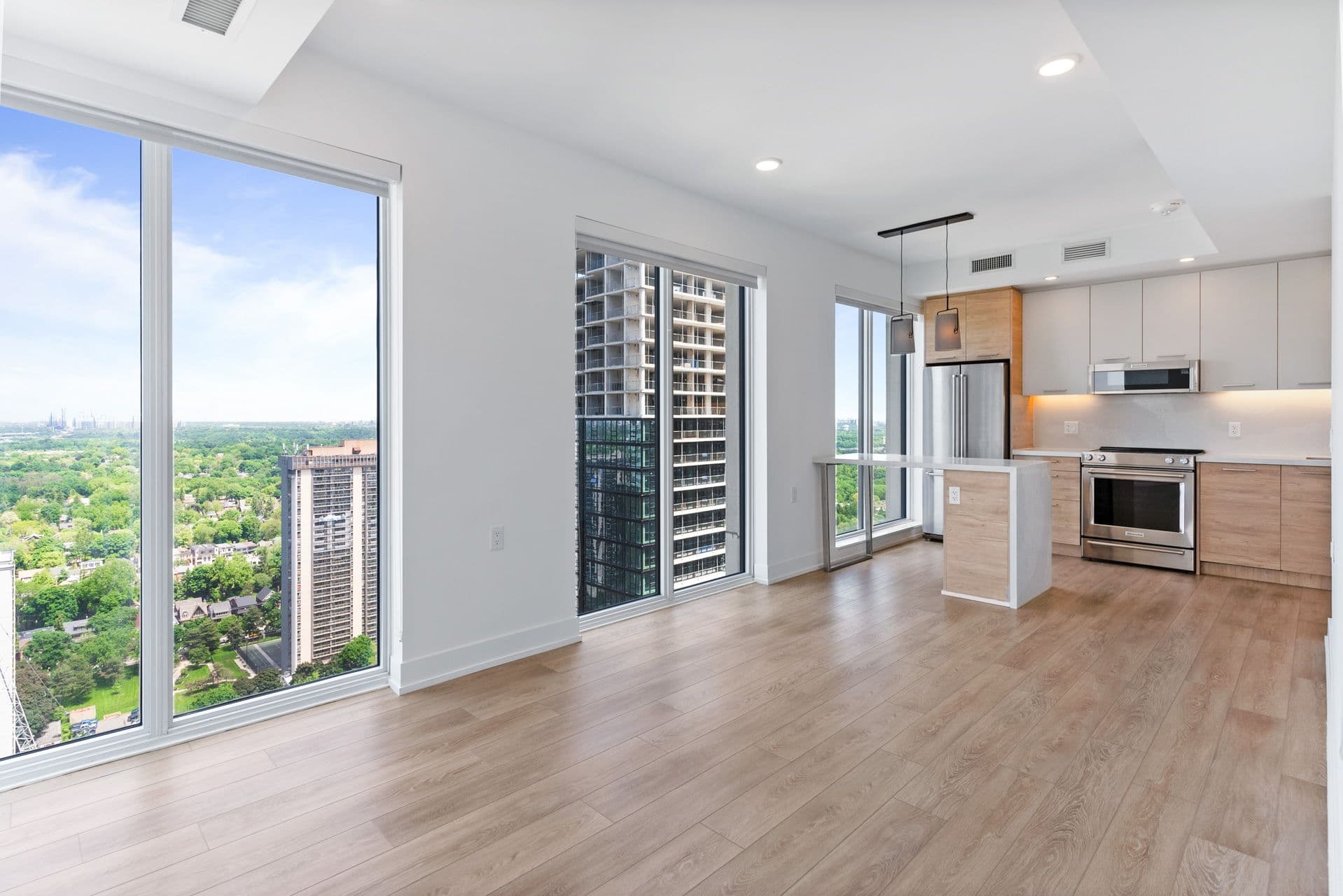 200 Redpath Avenue 1802, Toronto C10, ON M4P 0E6