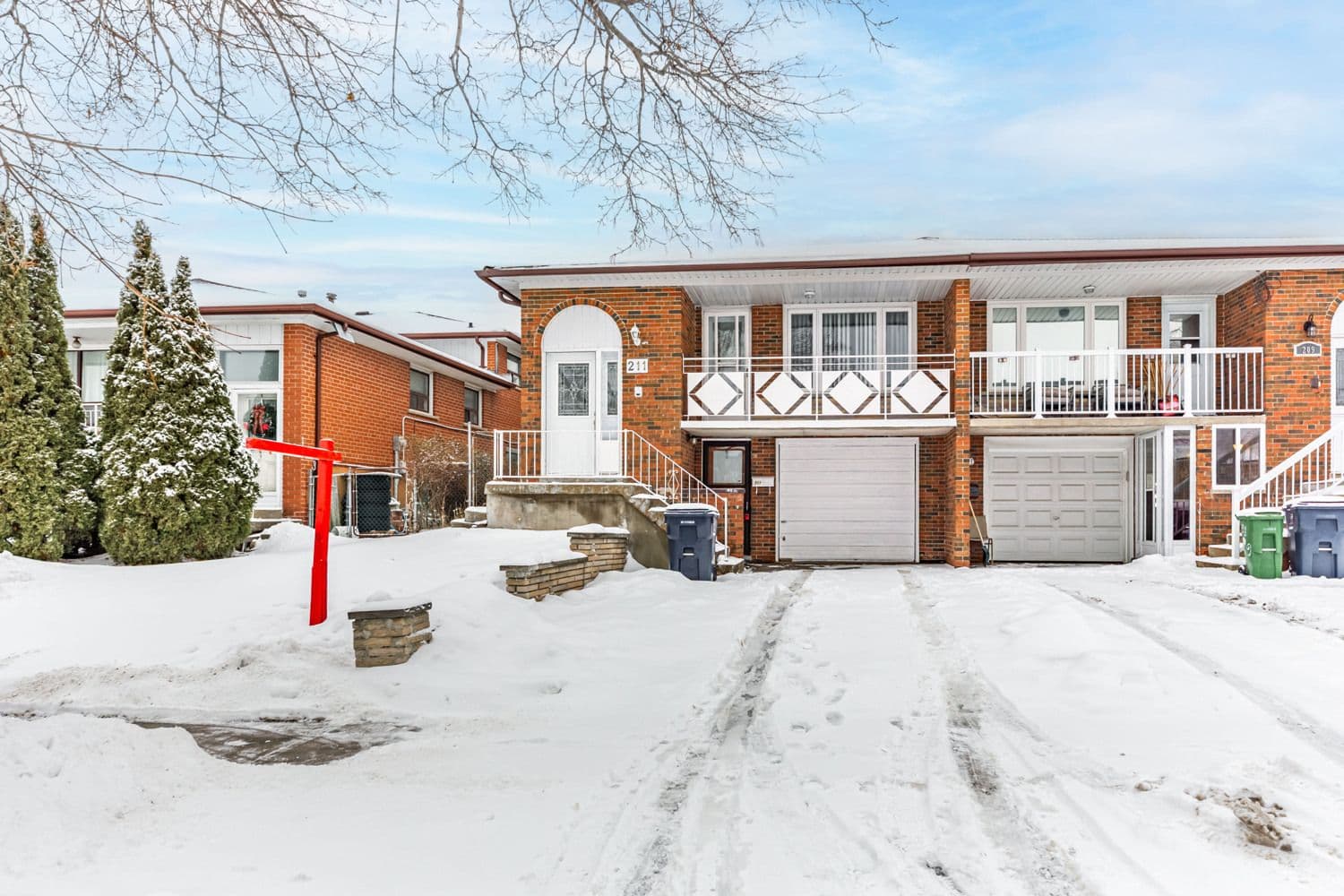 211 Shawnee Circle, Toronto C15, ON M2H 2Y3