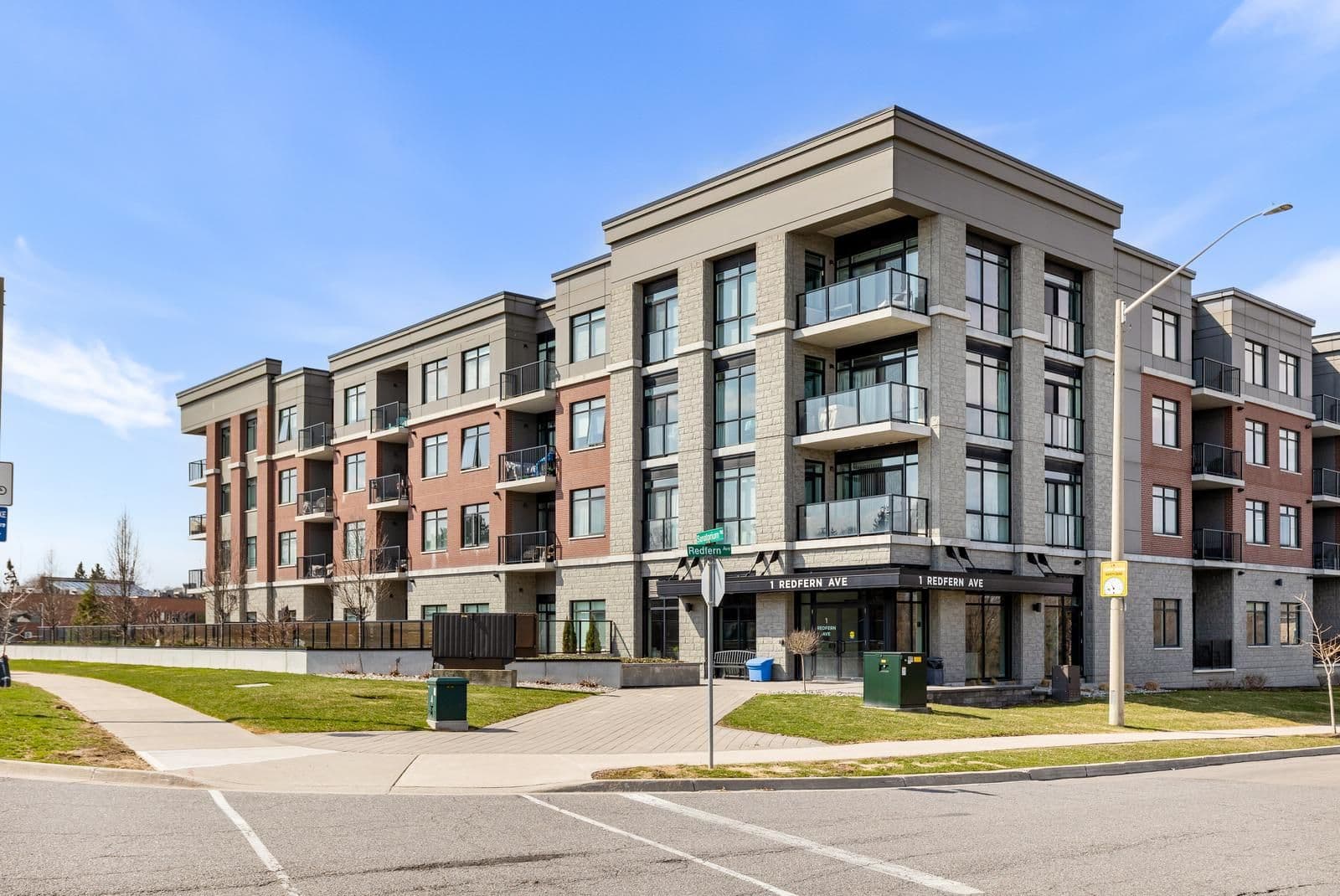 1 Redfern Avenue 309, Hamilton, ON L9C 0E6