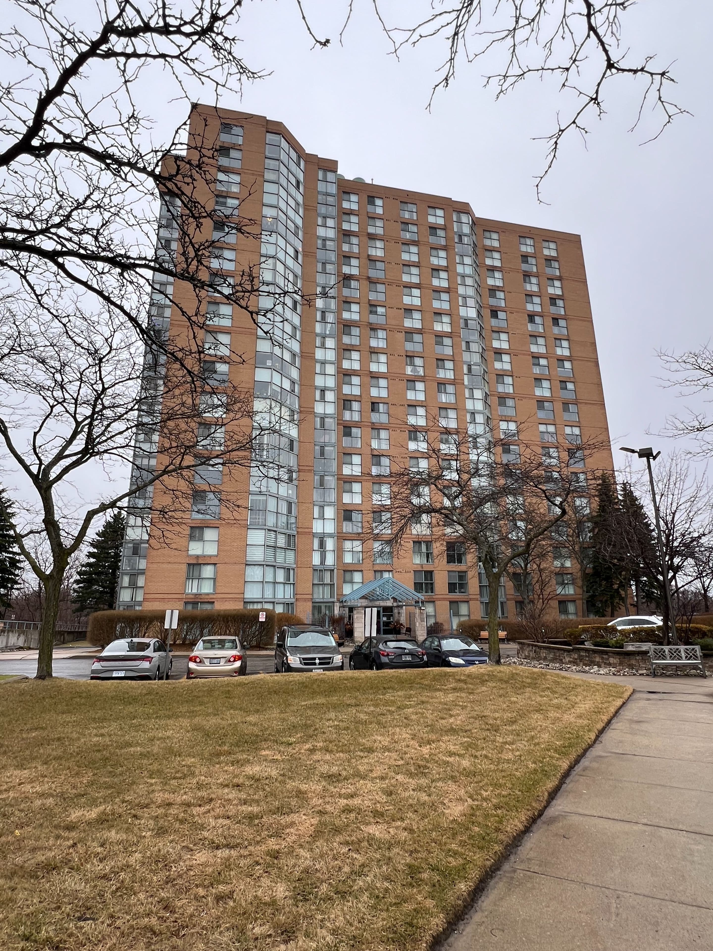 90 Dale Avenue 706, Toronto E08, ON M1J 3N4