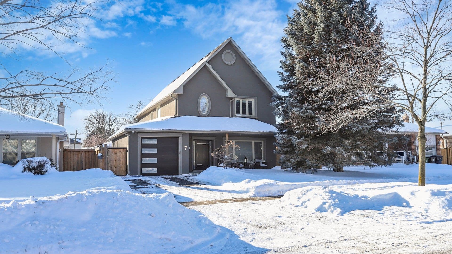 7 Forest Path Court N, Toronto W10, ON M9V 1L4