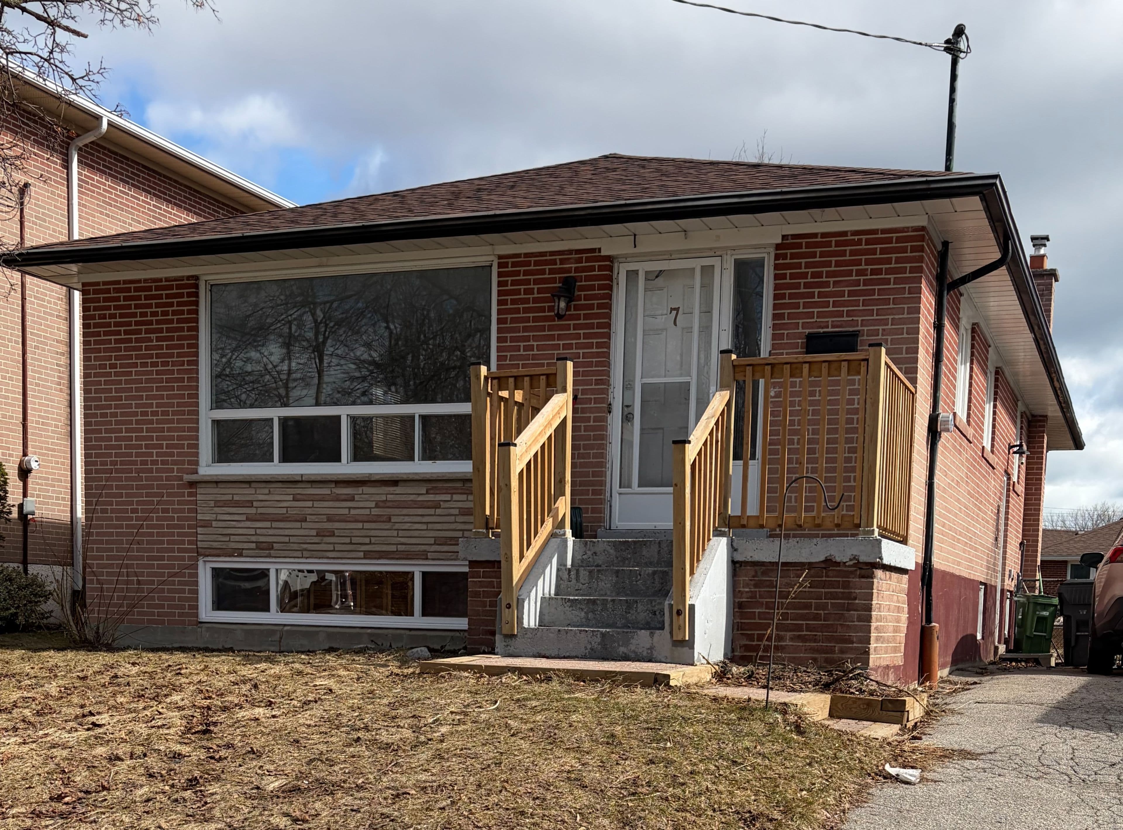 7 Limevale Crescent, Toronto E10, ON M1E 2K5