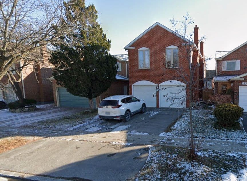 237 Mullen Drive Lower, Vaughan, ON L4J 2V8