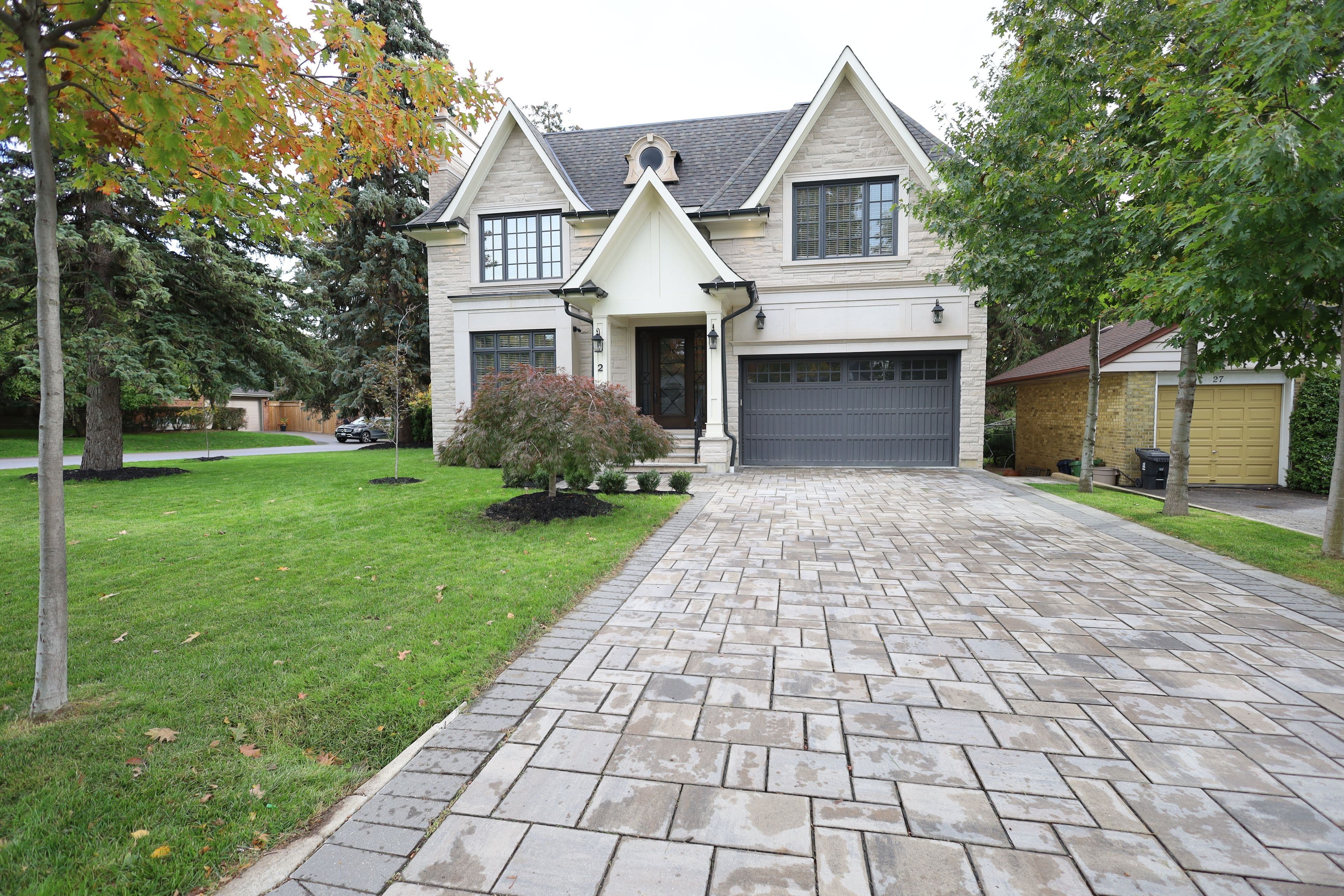 2 Finchley Road, Toronto W08, ON M9A 2X3