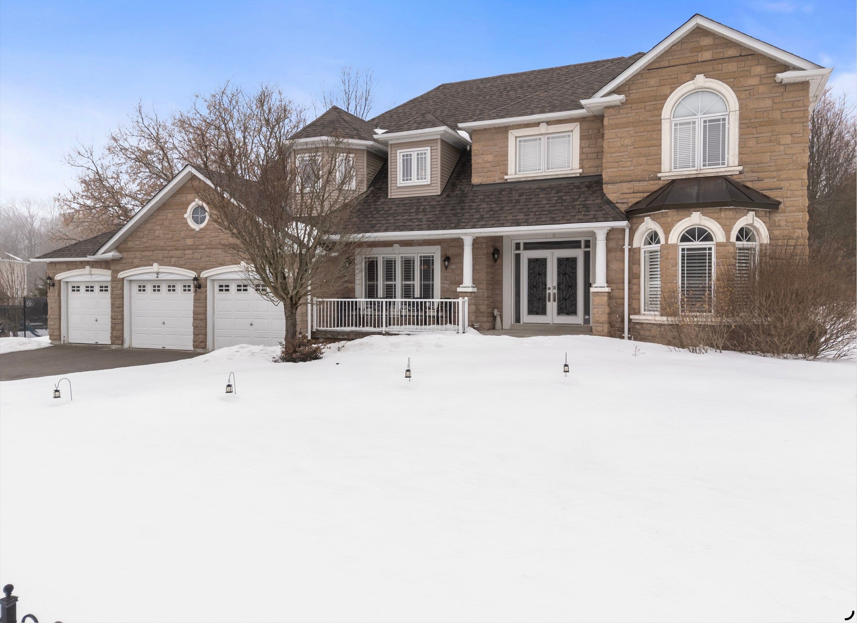 2 Treeview Avenue, Whitchurch-Stouffville, ON L4A 1R1