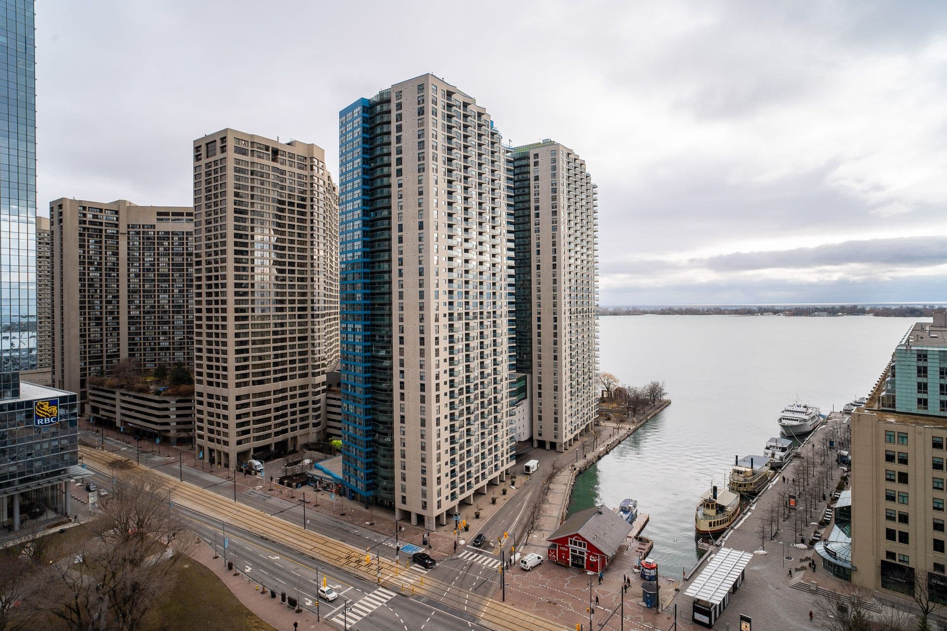 8 York Street 1909, Toronto C01, ON M5J 2Y2