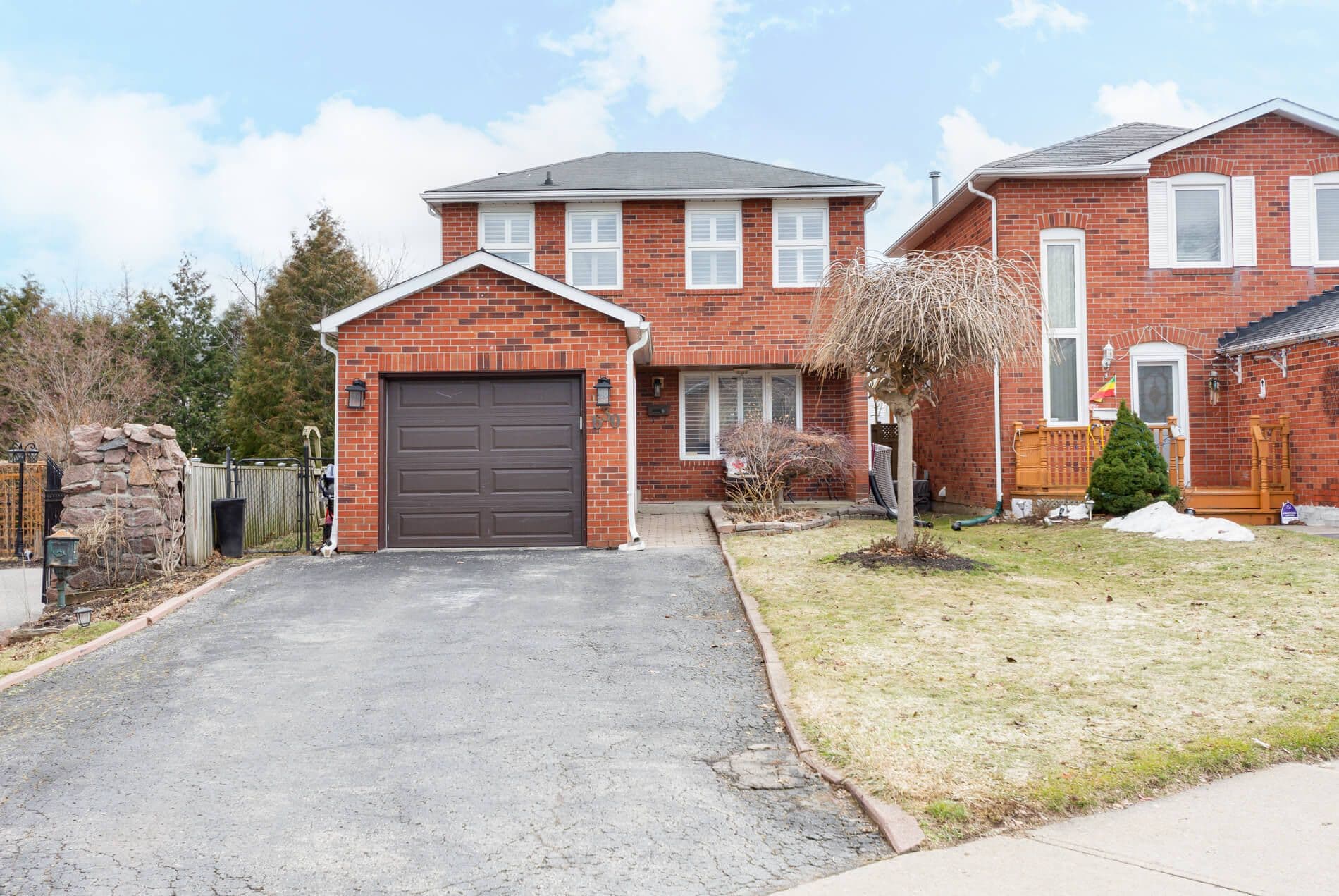 630 Sultana Square, Pickering, ON L1V 3Y3