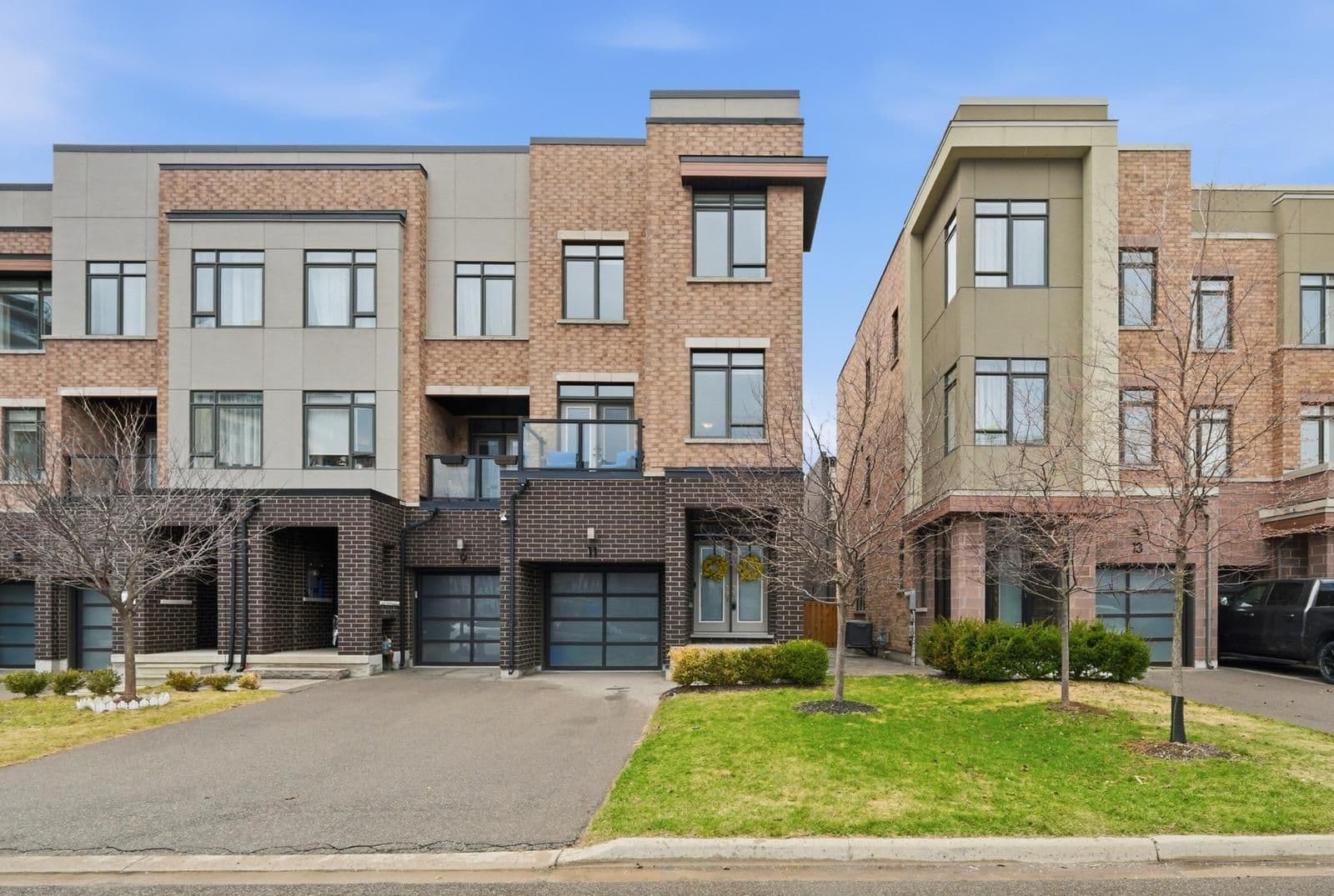 11 Fancamp Drive, Vaughan, ON L6A 4Z2