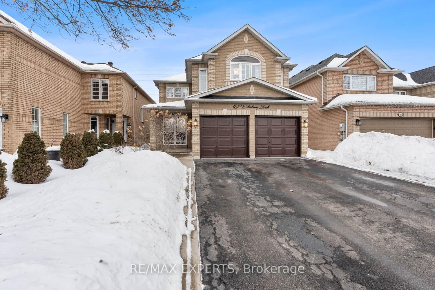 182 Waterbury Street, Caledon, ON L7E 2H9