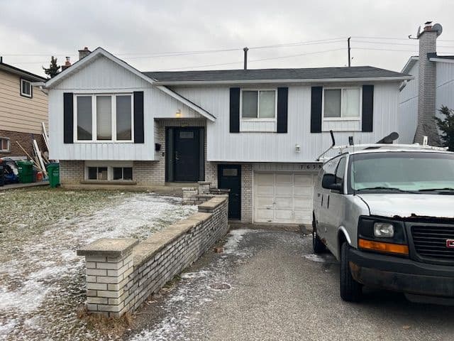 7638 Benavon Road W, Mississauga, ON L4T 3G3