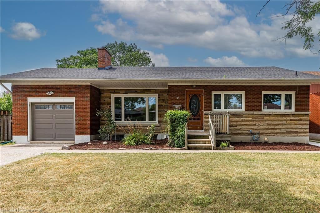 18 Masterson Drive, St. Catharines, ON L2T 3P1