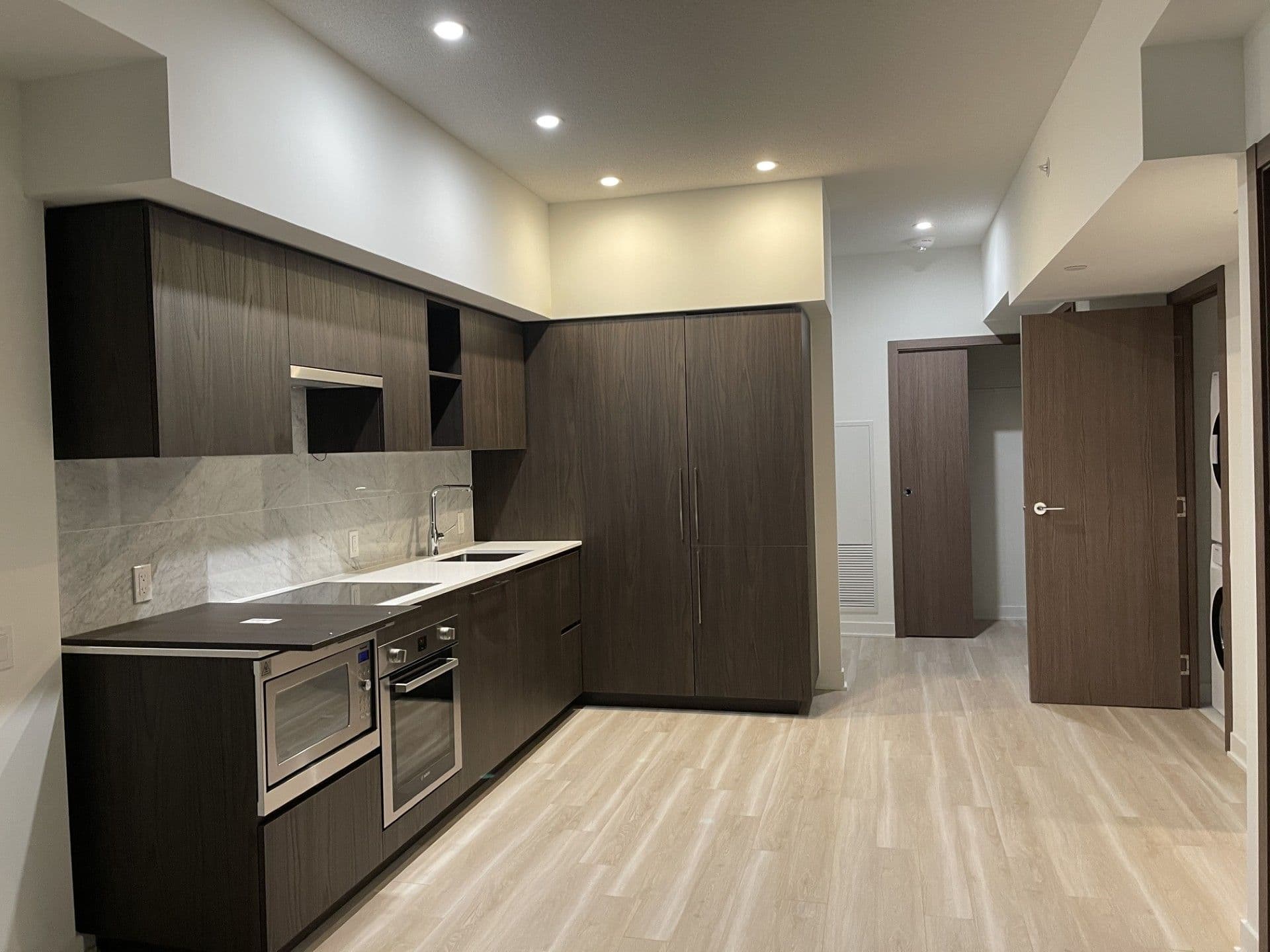 17 Bathurst Street 3611, Toronto C01, ON M5V 0N1