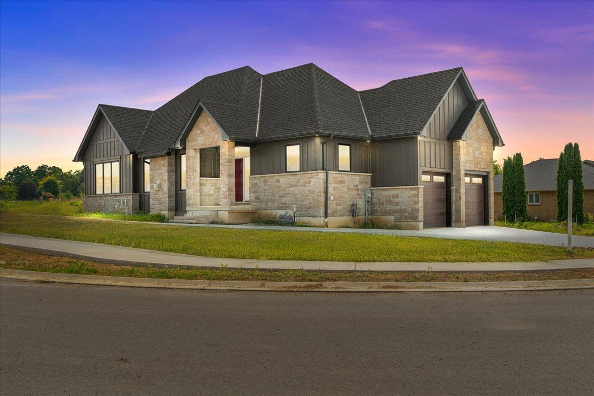 39 EAST GLEN Drive, Lambton Shores, ON N0M 1B0