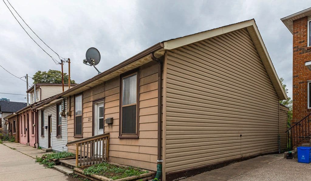 227 Wellington Street N, Hamilton, ON L8L 5A7