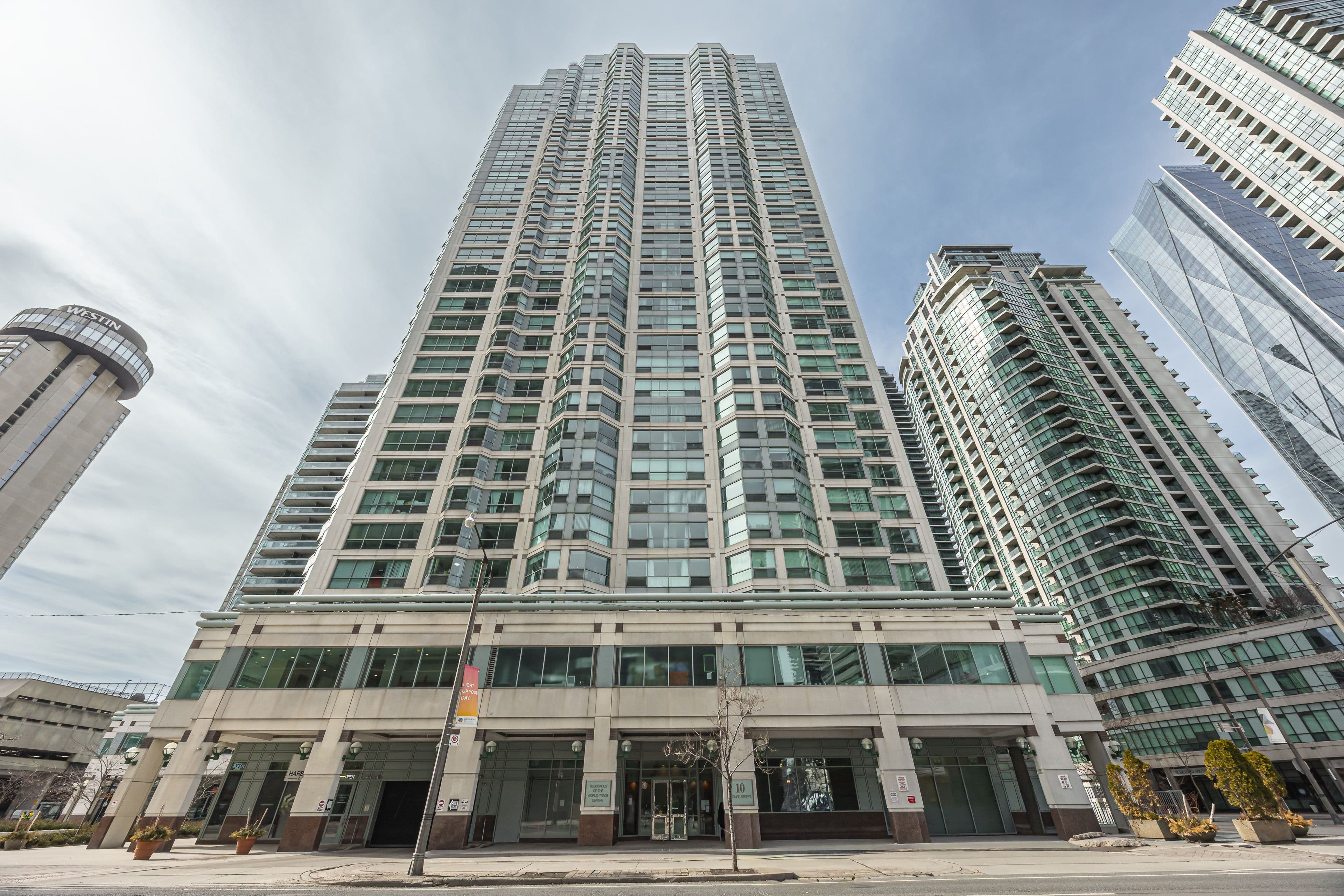 10 Yonge Street 1604, Toronto C01, ON M5E 1R4