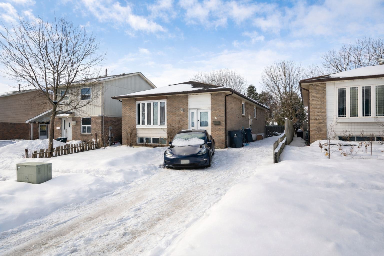 10 Crow Trail, Toronto E11, ON M1B 1X3