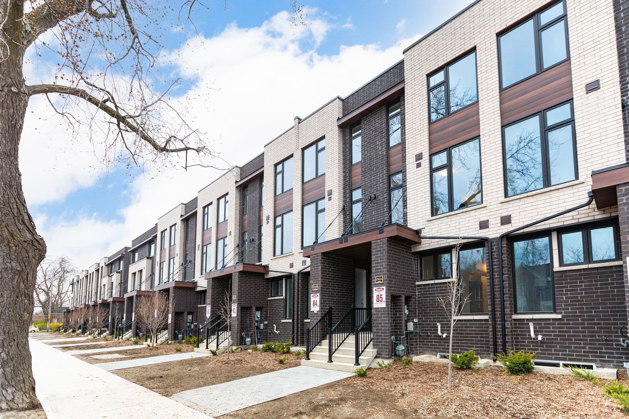 1760A Lawrence Avenue W 85, Toronto W04, ON M6L 3C4