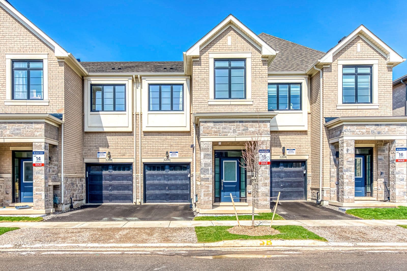 1206 Dartmouth Crescent, Oakville, ON L6H 8C3