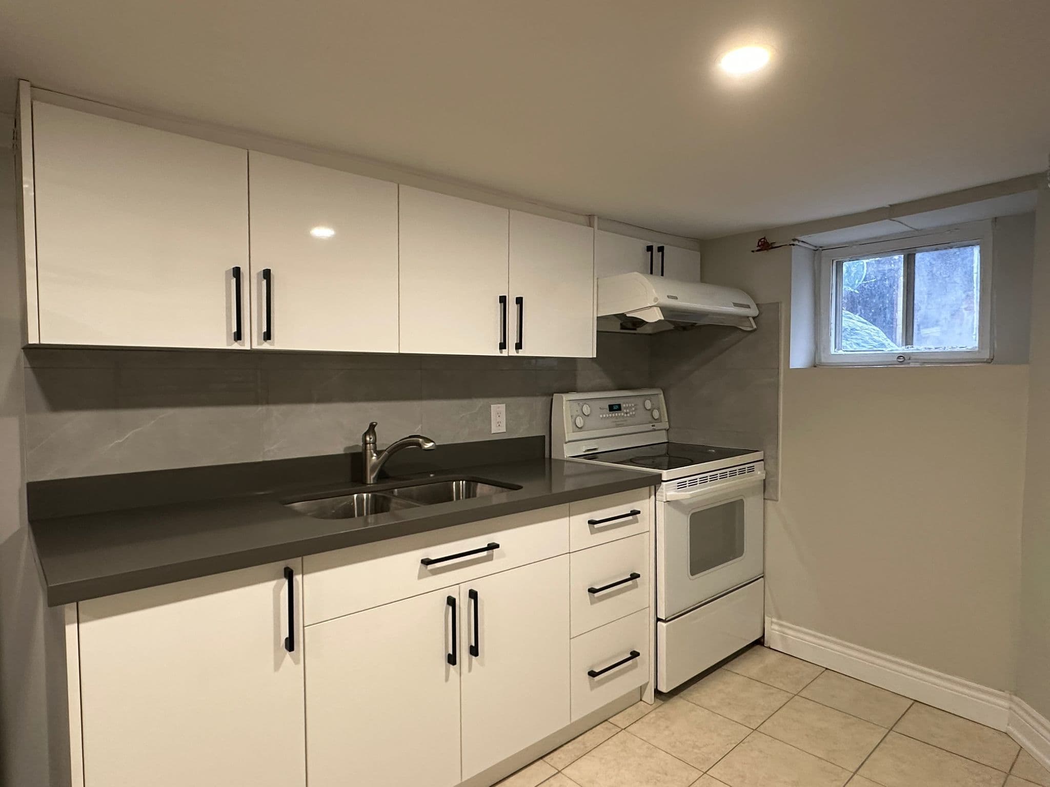 129 Wolseley Street Bsmt, Toronto C01, ON M6J 1K3