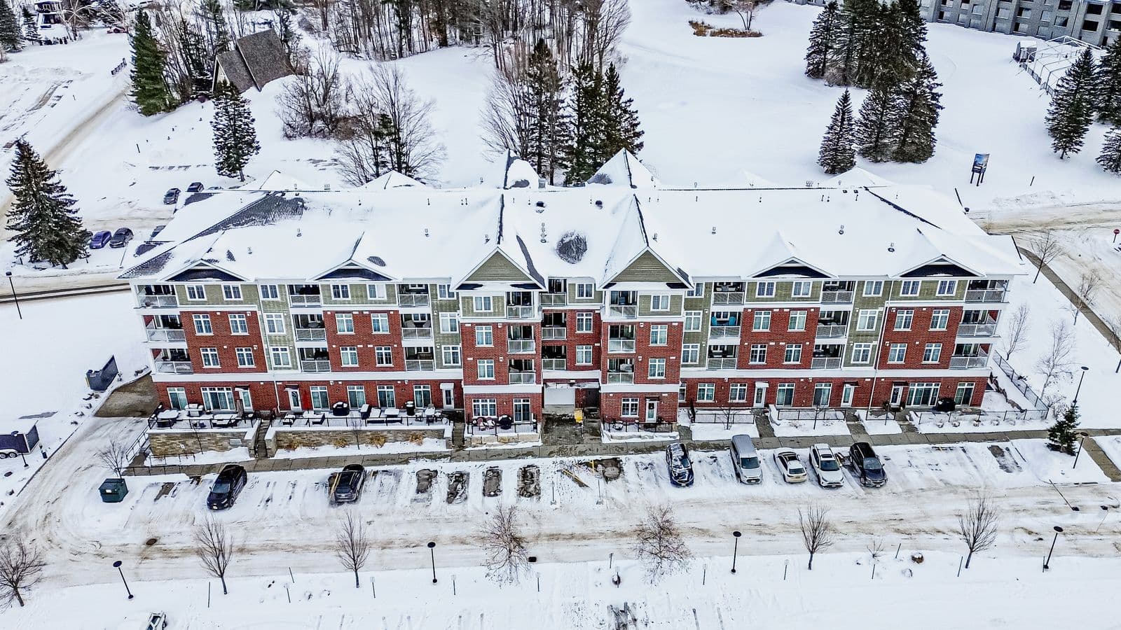 40 Horseshoe Boulevard 217, Oro-Medonte, ON L4M 4Y8