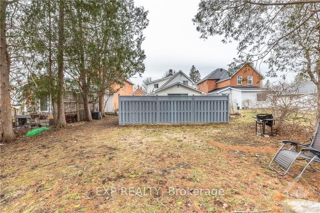 211 HARRIET Street B, Arnprior, ON K7S 2T2