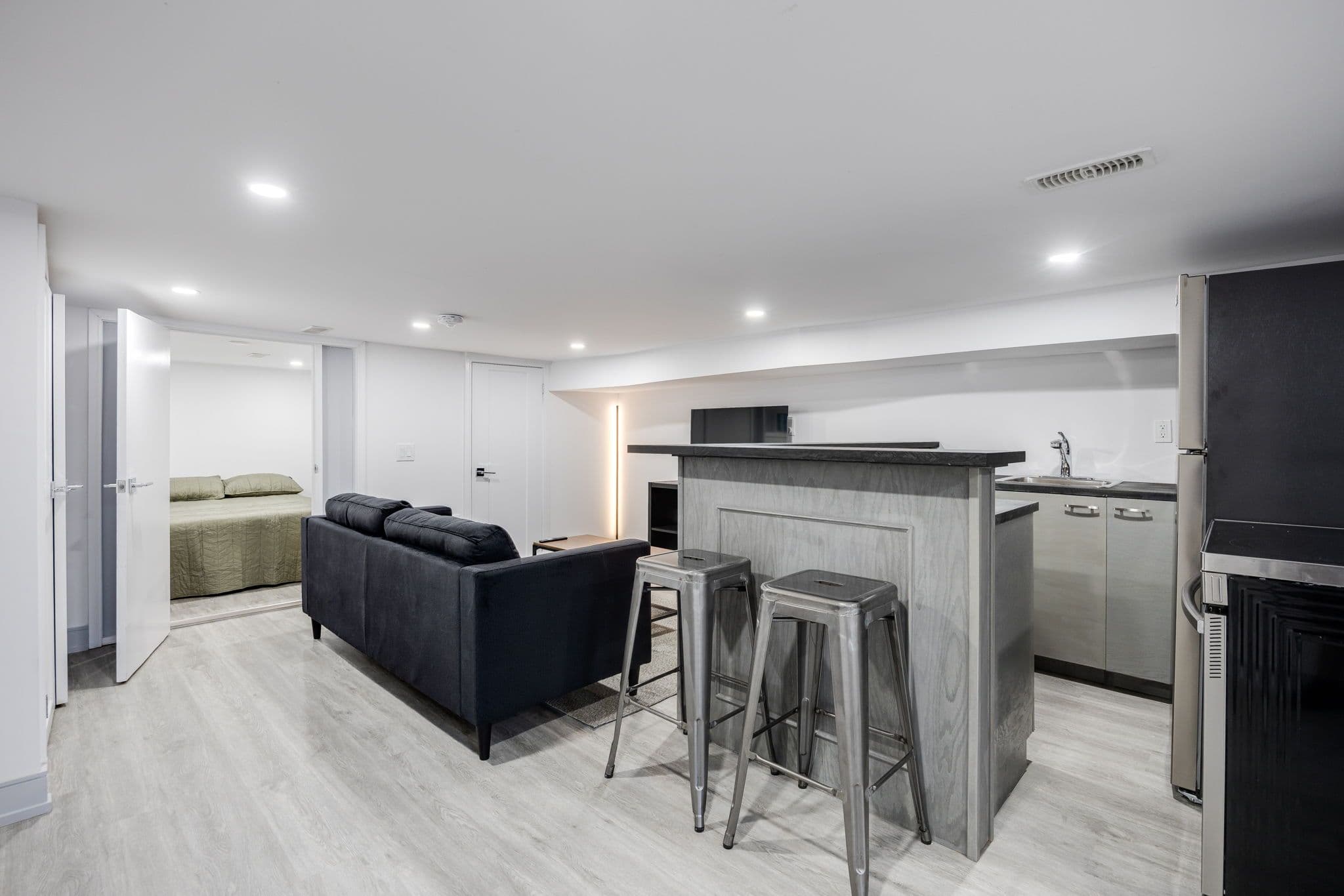 668 Indian Road Bsmt, Toronto W02, ON M6P 2C9