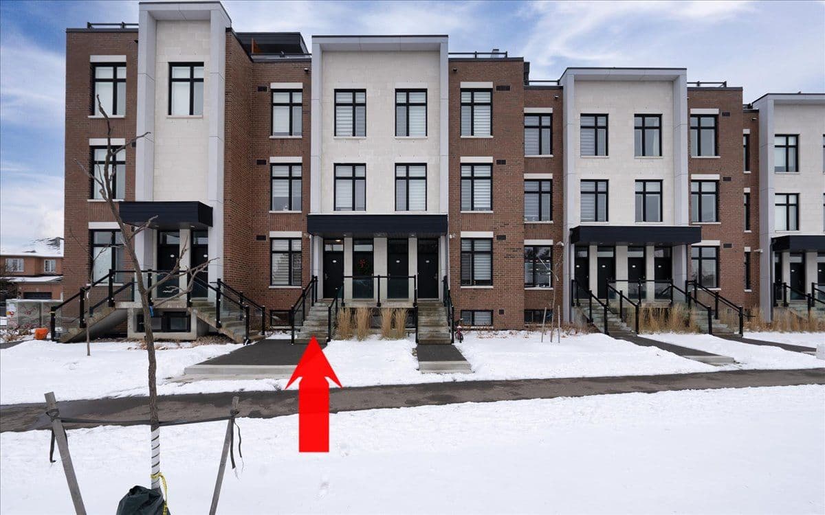 9560 Islington Avenue 110, Vaughan, ON L4H 5E8