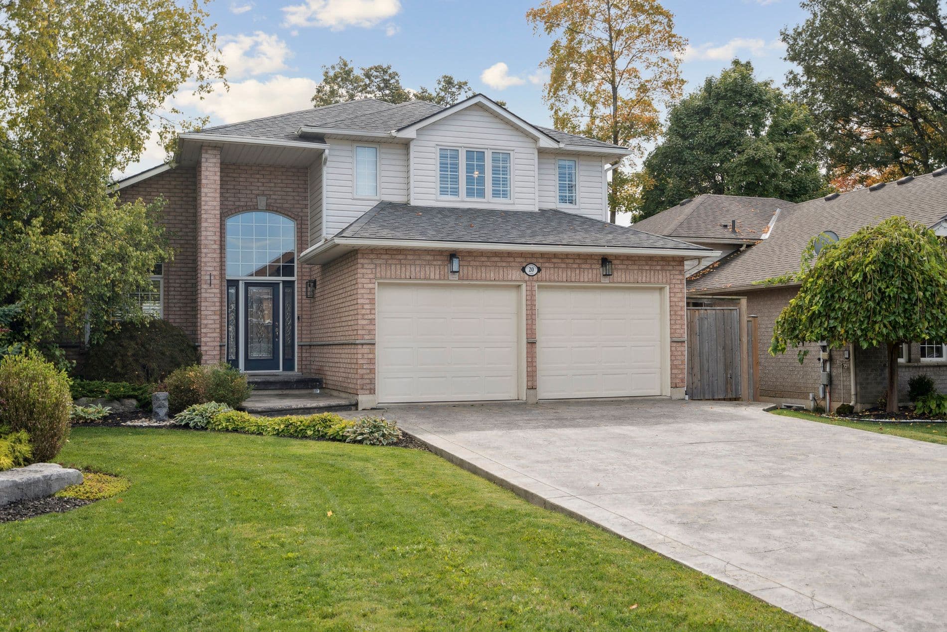 20 Scottswood Lane, Haldimand, ON N3W 2M4