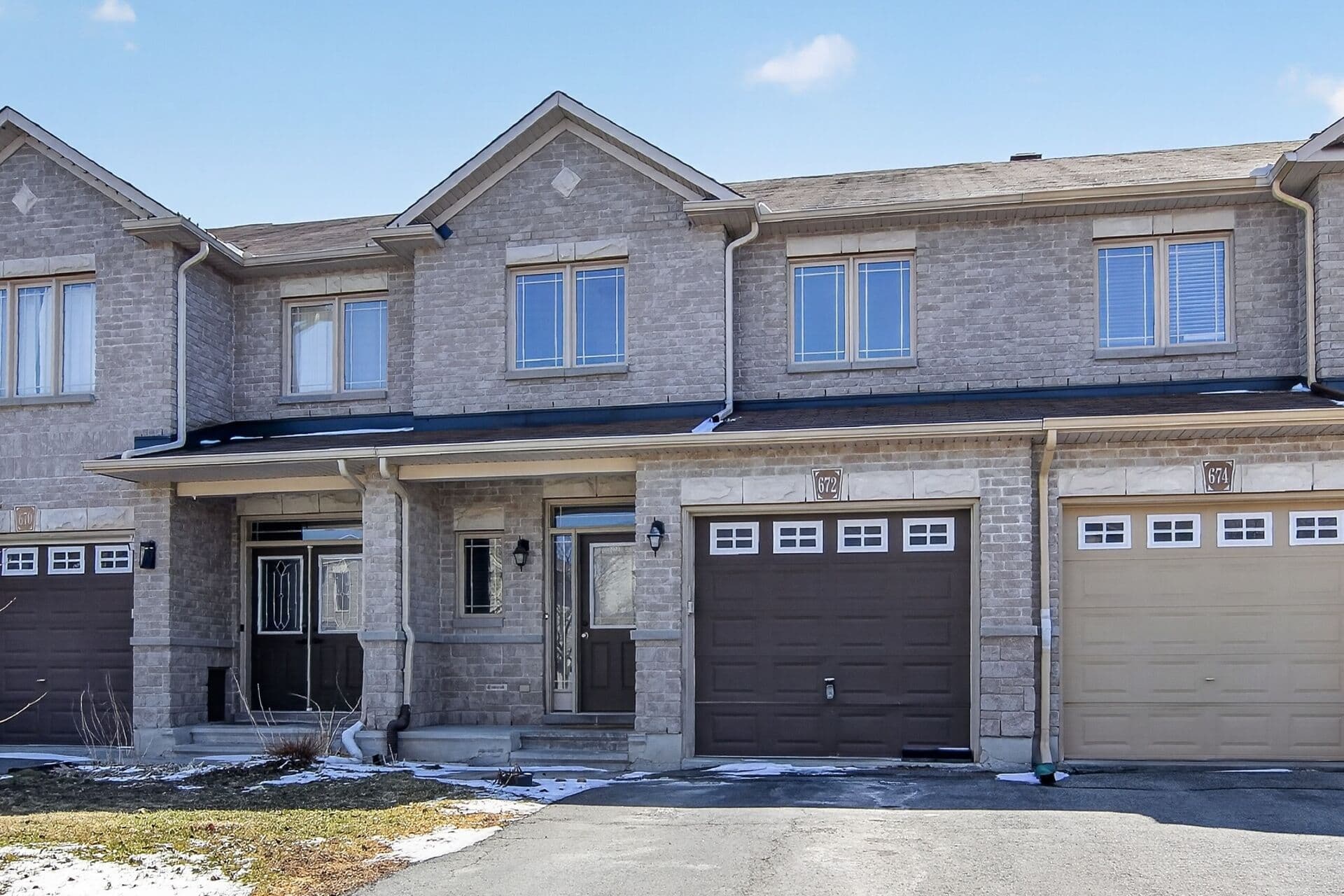 672 Pepperville Crescent E, Kanata, ON K2M 0E4